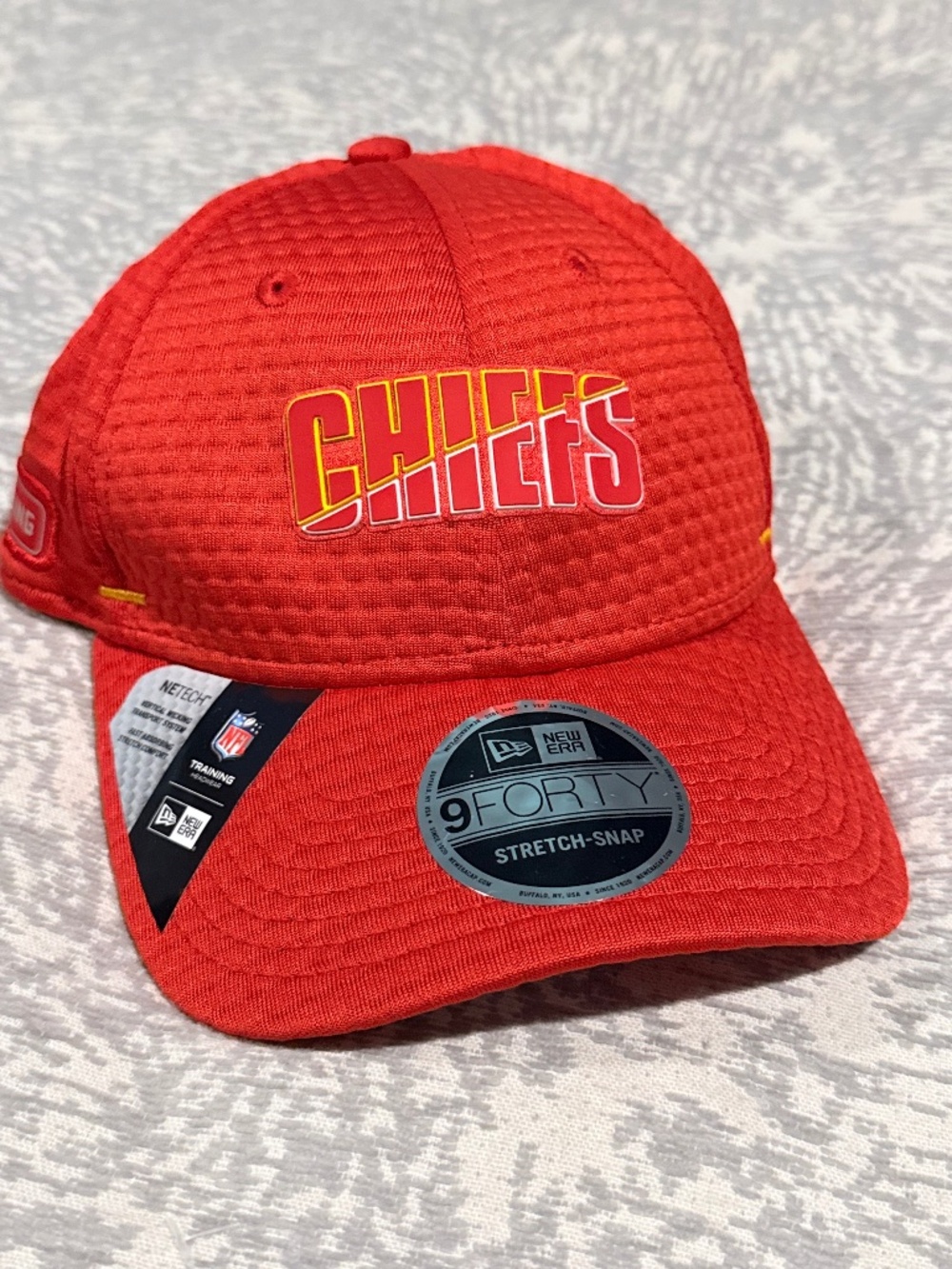 NWT Kansas City Chiefs New Era Training Camp 9FORTY Stretch Snap Hat